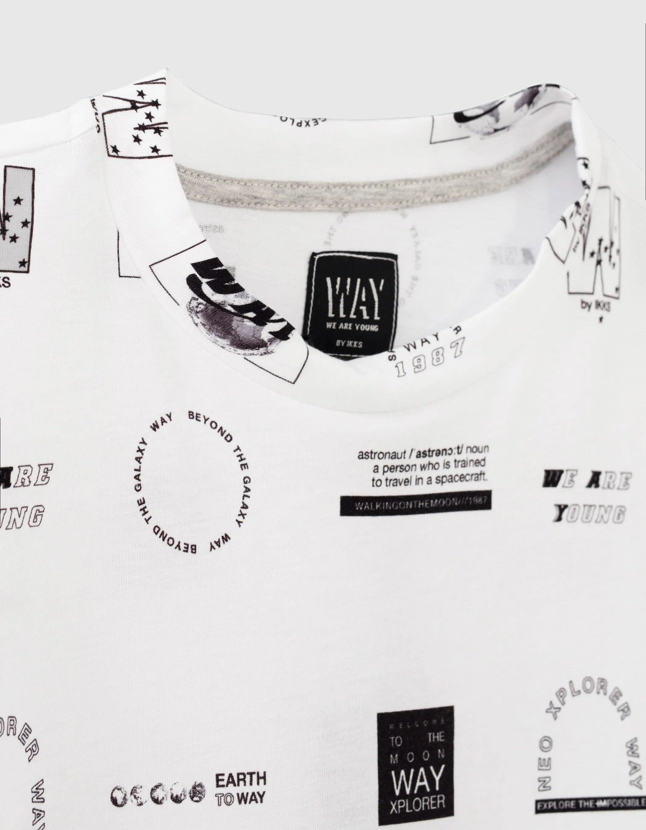 T-shirt blanc loose coton bio à logos garçon