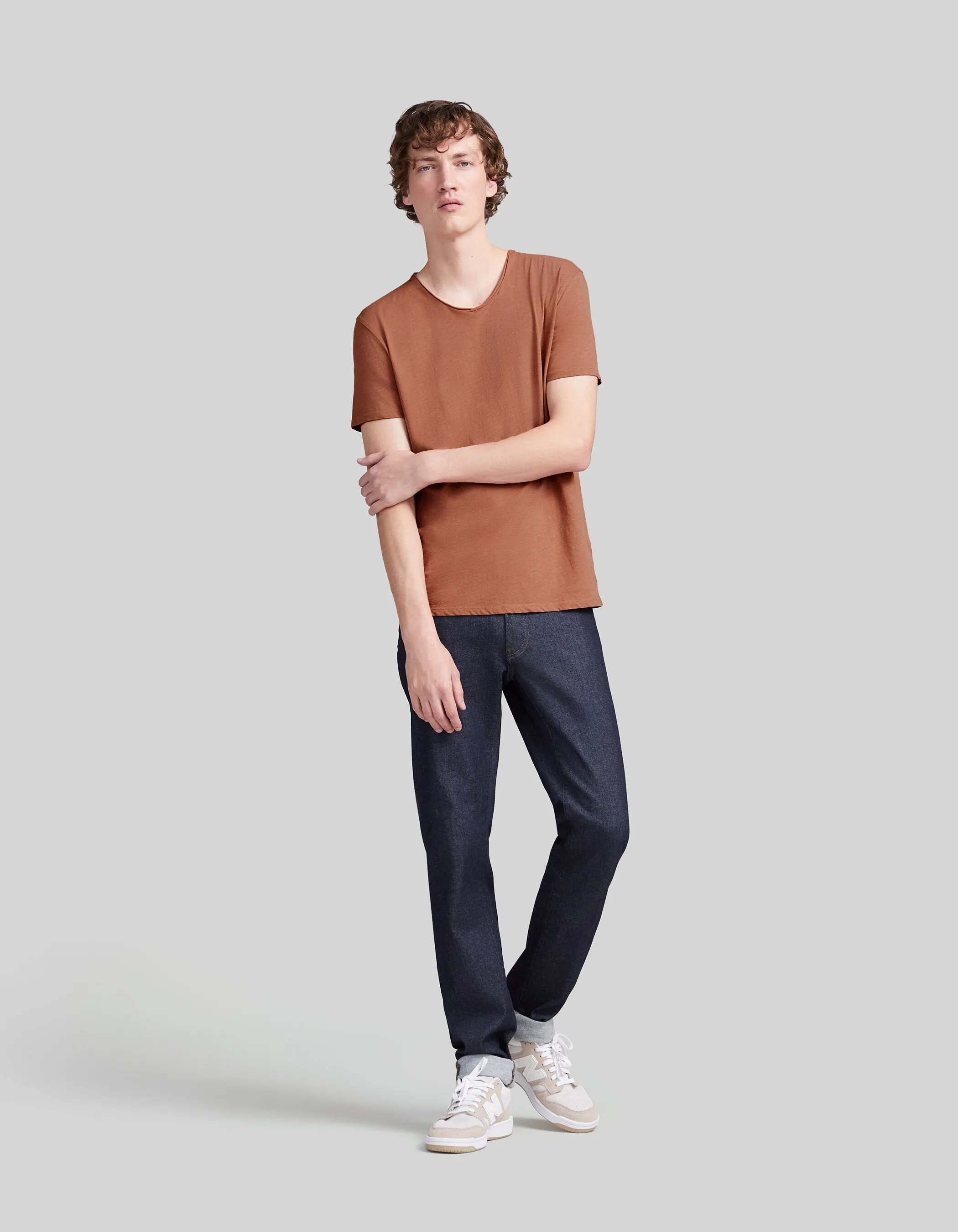 T-shirt L'Essentiel cognac coton bio encolure V Homme