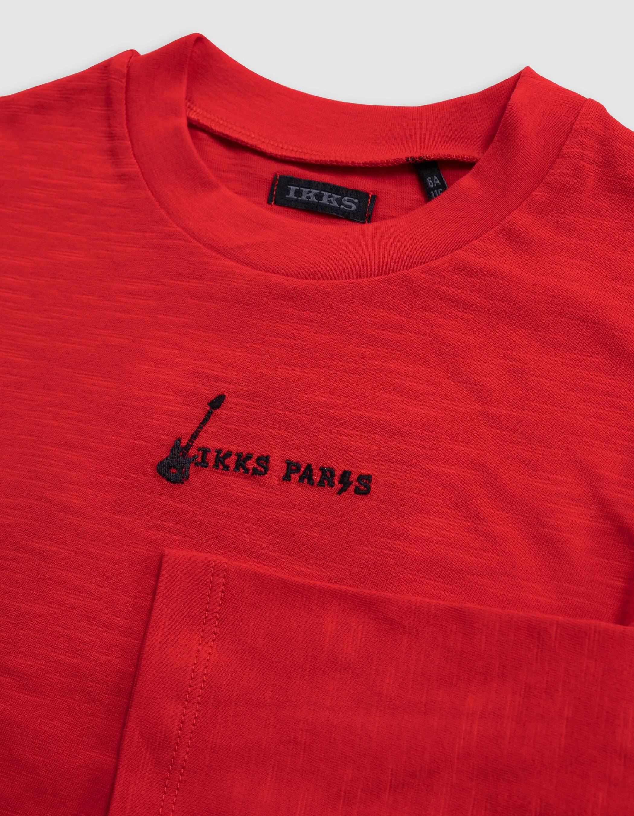 T-shirt rouge coton bio brodé devant visage dos garçon