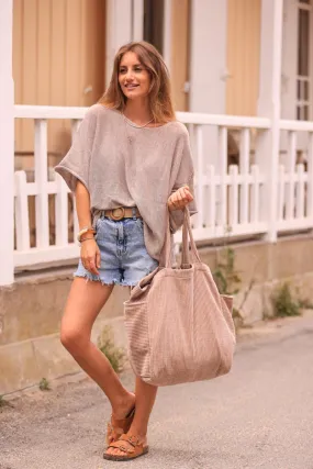 Top taupe en maille coton col rond manches chauve souris